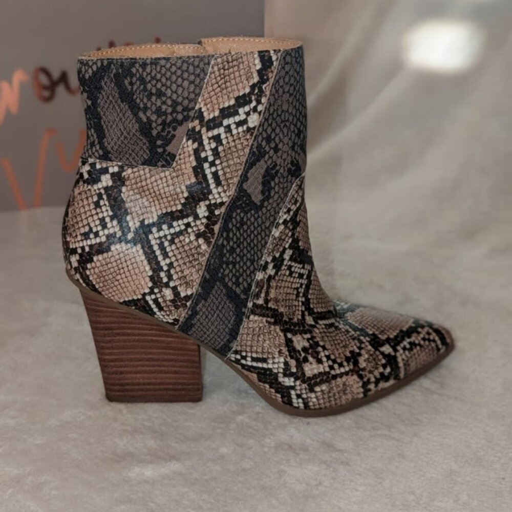 Crown Vintage Women's 9.5 Briony Ankle Bootie Leather Snakeskin Block Wedge Heel